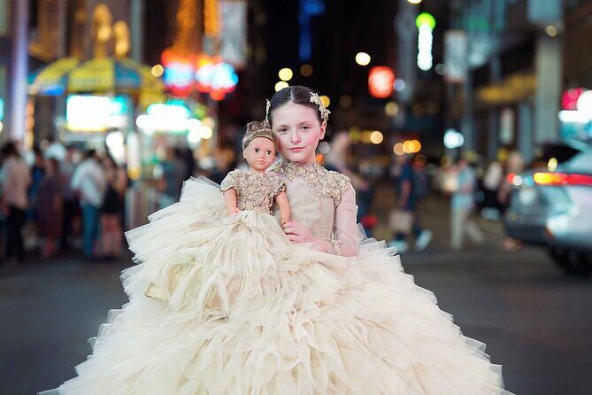 Times Square VIP Photoshoot on the Iconic Red Stairs - Exploring the Details of the Times Square VIP Photoshoot