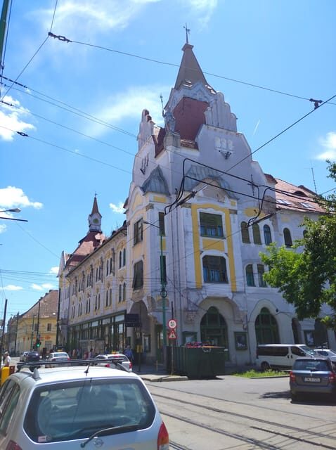 Timisoara: Dream Tour in Fabric Neighborhood - What Sets This Tour Apart