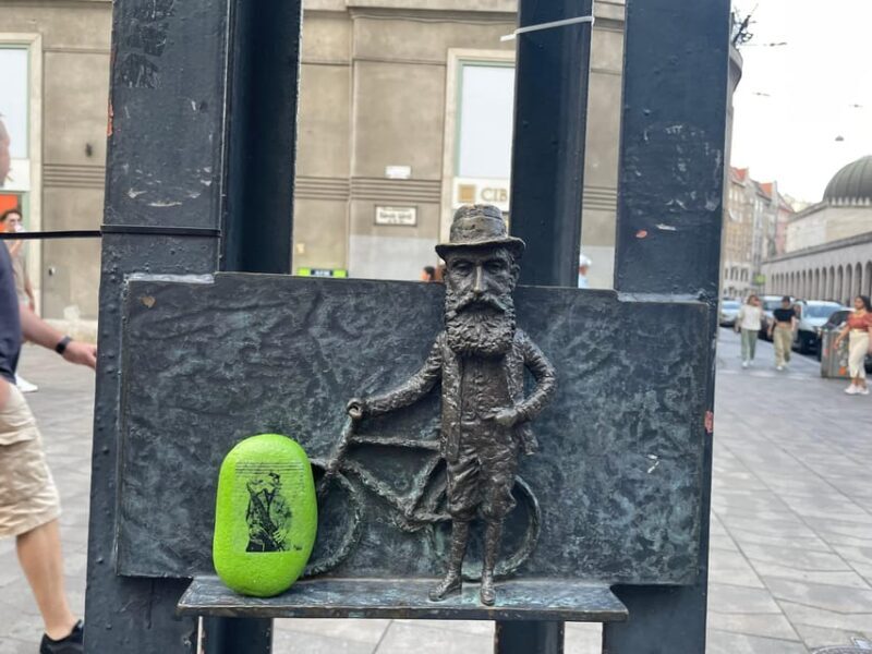 Tiny Sculptures, Big Stories: Kolodko mini statue tour - Key Points