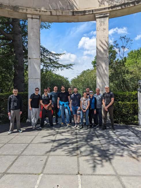 Tirana: Presidential Palace and Zoo Guided Bike Tour - FAQ