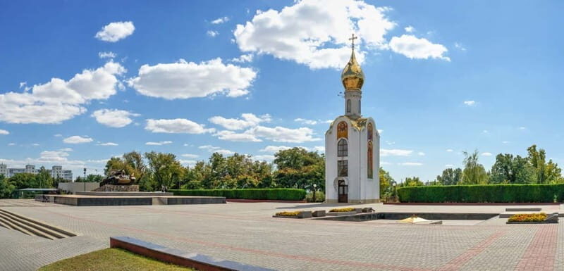 Tiraspol: City Highlights Walking Tour with Local Guide - Exploring Tiraspol: A City of Soviet Echoes