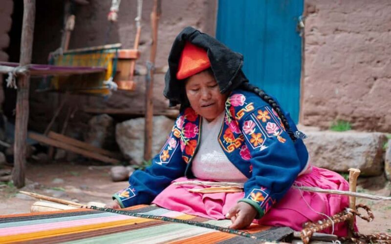 Titicaca lake full day: visit the islands of Uros & Taquile - References