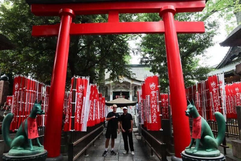 Tokyo: Akasaka Walking Tour with Temple Visit - Key Points