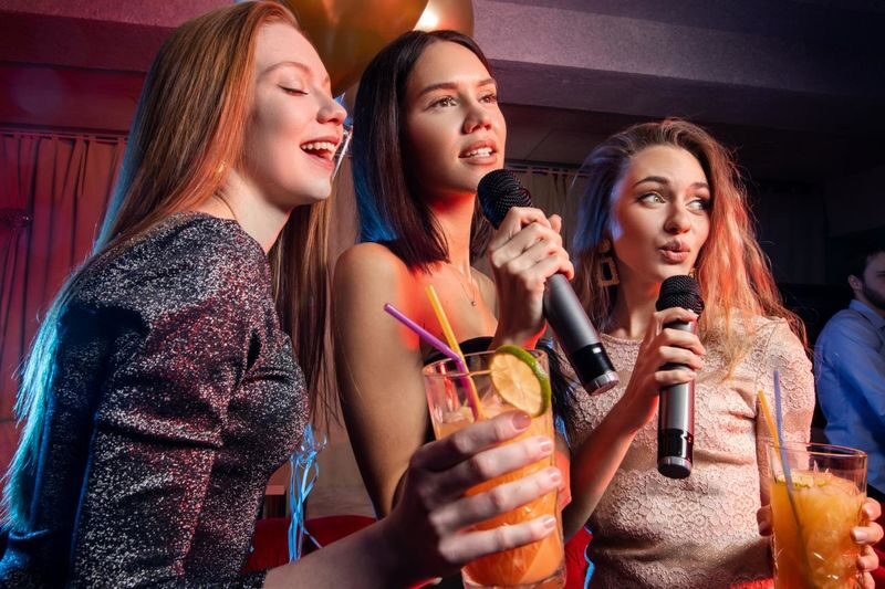 Tokyo: Asakusa Bar Hopping and Karaoke with Local Guide - Booking and practical details