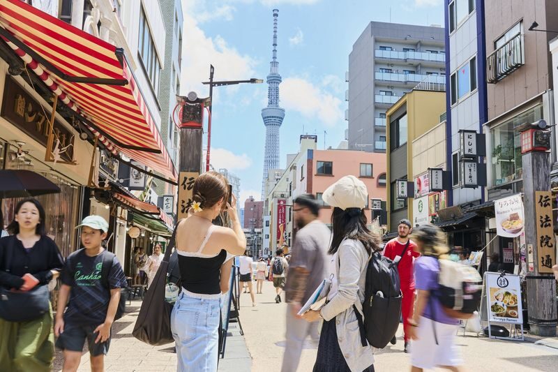 Tokyo: Asakusa Chopstick Making Workshop with Locals - Local hosts make a small class feel welcoming