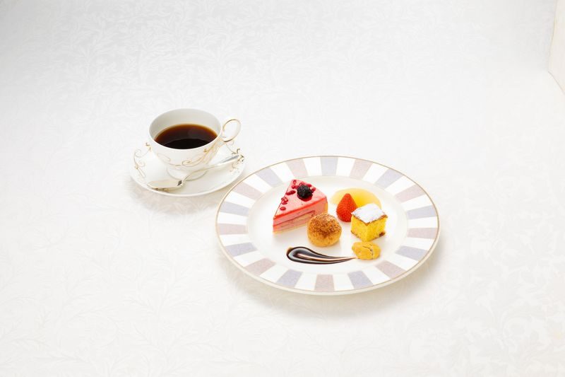 Tokyo Bay Afternoon Cruise with Tea Time (the Symphony) - Who should book the Symphony cruise?