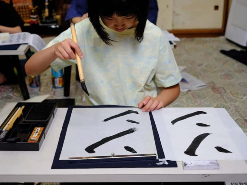 Tokyo: Calligraphy Experience with Kimono or Samue - Key Points
