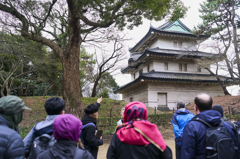 Tokyo Castle & Imperial PalaceーShogun Walking Tour - Honmaru Rest House and the former castle center