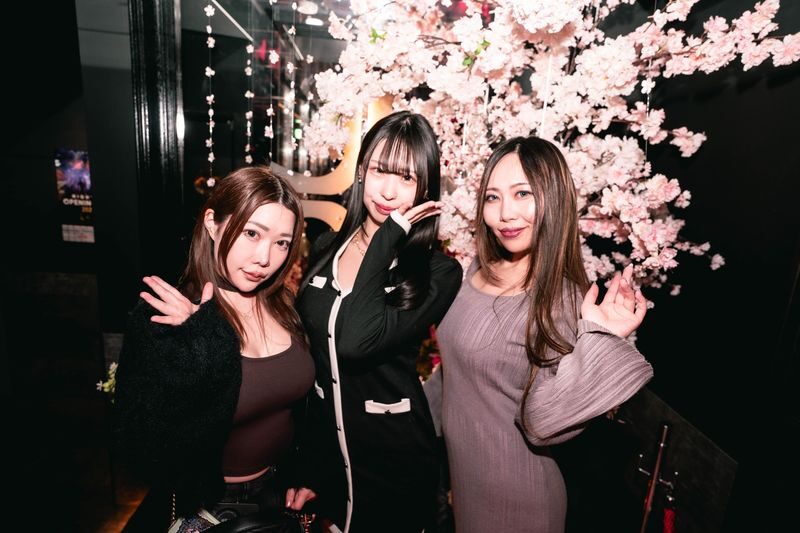 Tokyo: CROSS ROPPONGI Nightclub Admission Ticket (For Foreign) - Who will enjoy this Tokyo night