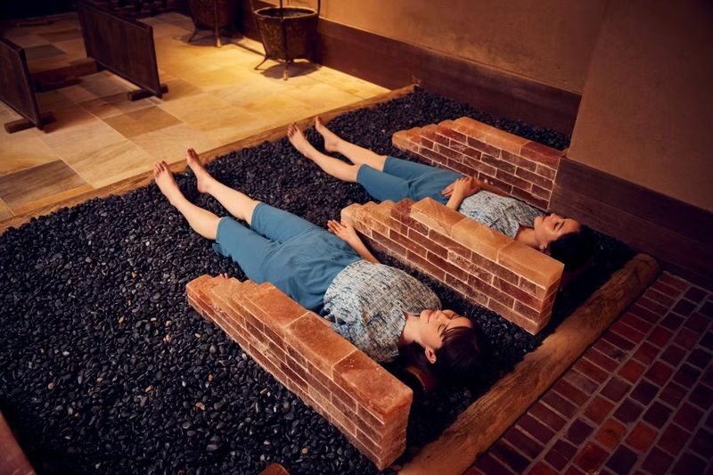 Tokyo Dome Natural Hot Spring Spa LaQua - How much time to allow, and when to go