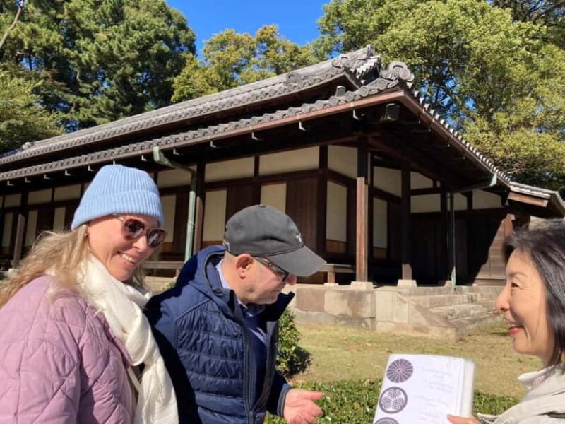 Tokyo: East Garden of the Imperial Palace with History Guide - Key Points