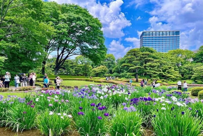 Tokyo: East Garden of the Imperial Palace with History Guide - FAQs