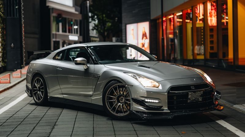 Tokyo: GTR Special Experience Tour / Daikoku & Night City VIP Tour - Daikoku PA, the heart of the tour