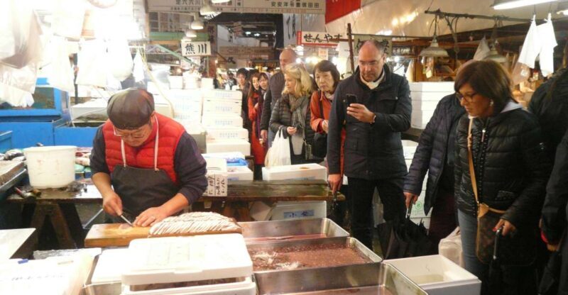 Tokyo: Guided Walking Tour of Tsukiji Market with Breakfast - Exploring Tokyo’s Tsukiji Market: A Guided Walking Tour with Breakfast
