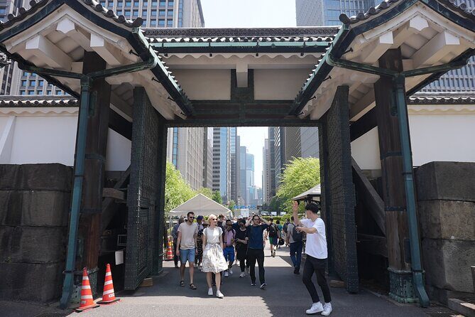 Tokyo: Imperial Palace and Shogun Historical Walking Tour - The Value of this Tour