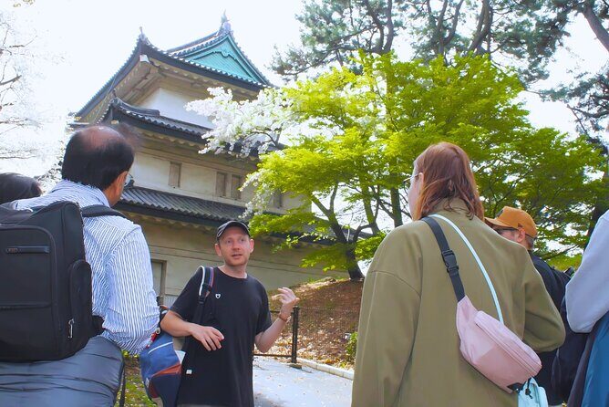 Tokyo: Imperial Palace Shogun Historical Walking Tour - Key Points
