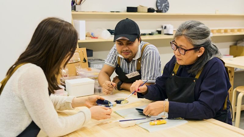Tokyo: Japanese Gold Repair Kintsugi Workshop in Shinjuku - What the one-hour workshop is really like