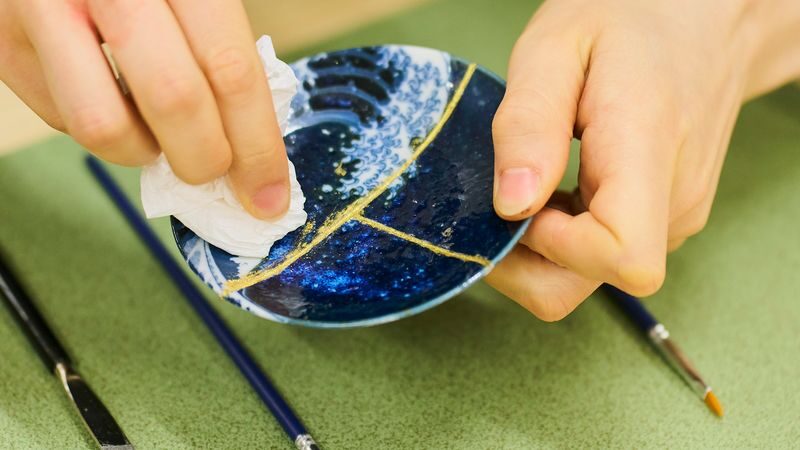 Tokyo: Japanese Gold Repair Kintsugi Workshop in Shinjuku - Shinjuku views, location, and other activities