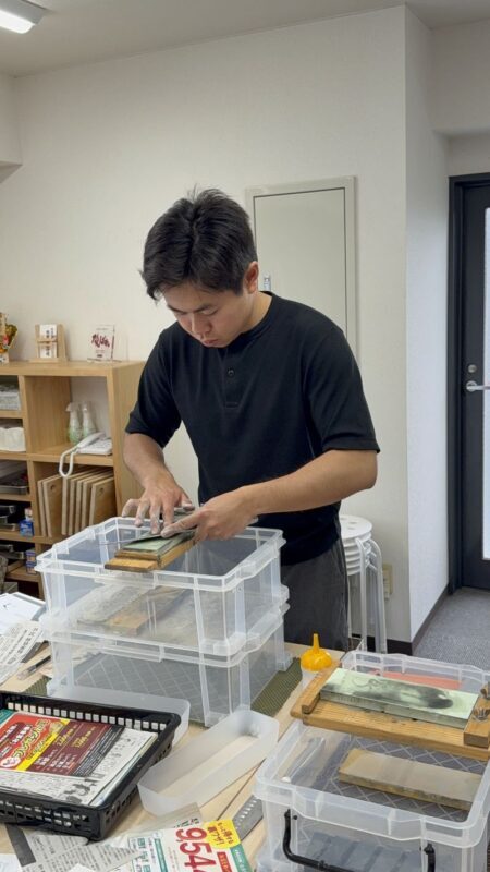 Tokyo: Japanese Knife Sharpening Experience - A knife lesson, not another temple stop