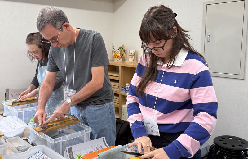 Tokyo: Japanese Knife Sharpening Experience - The strength is clear, hands-on teaching