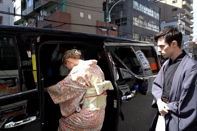 Tokyo Kimono Tour with a Professional guide and Private vehicle - Key Points