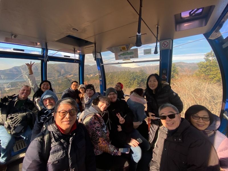 Tokyo: Mt Fuji & Hakone 6 Spots Tour w/ Bullet Train - Guides, group size and the pace of the day