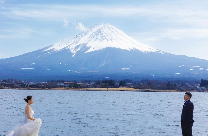 Tokyo & Mt. Fuji Wedding Dress Kimono One-Day Pre-Wedding Photoshoot Experience (All-Inclusive Package) - Choosing three settings around Mount Fuji