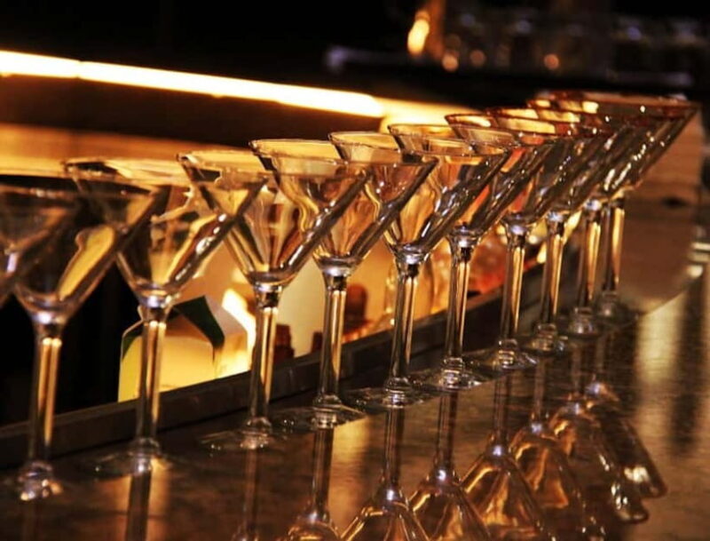 Tokyo Nightlife Girls' Bar Tour with Local Guide - Key Points