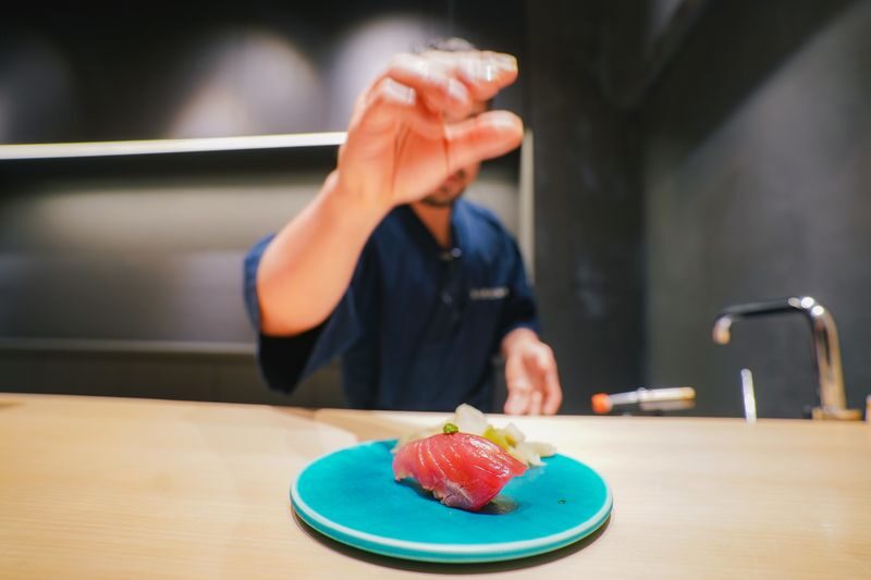 Tokyo Omakase Sushi & A5 Wagyu Premium Foodie Tour in Shinjuku - Sushi first: let the chef choose