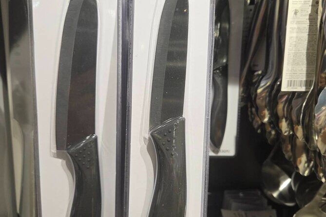 Tokyo Pop Culture Deep Dive: 100 Yen Shop & Gachapon Exploration - Who is This Tour Best Suited For?