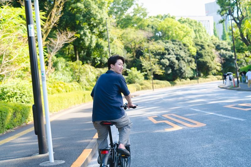 Tokyo: Private 2-Hour E-Bike Ride, City or Imperial Palace - Price and what the fare covers