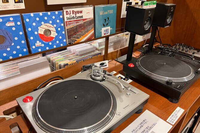Tokyo Record shop hopping tour! Find your likely in Shibuya - Tokyo Record Shop Hopping Tour! Find Your Likings in Shibuya