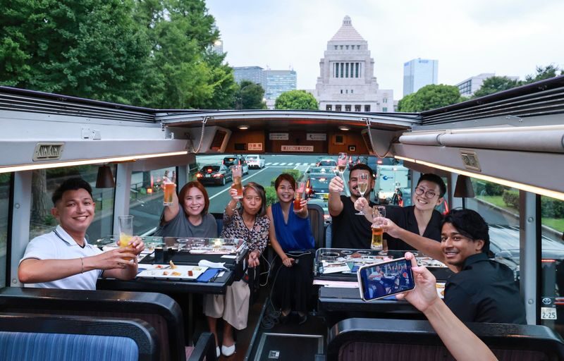 "Tokyo Restaurant Bus" for Sightseeing With Lunch or Dinner in Tokyo - A dining room on wheels, with a Tokyo view
