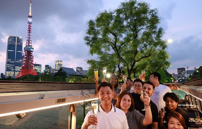 "Tokyo Restaurant Bus" for Sightseeing With Lunch or Dinner in Tokyo - Free time at Kaminarimon and Senso-ji