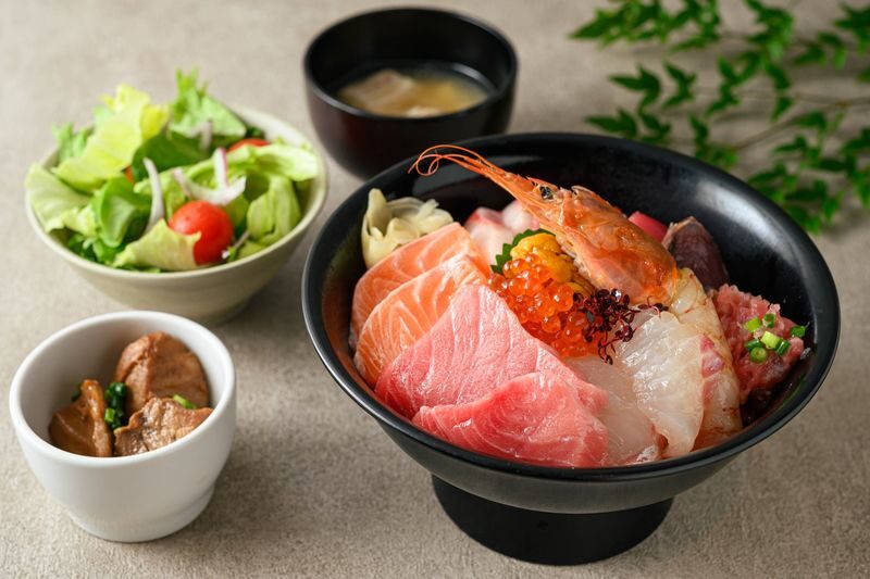 Tokyo Seafood Buffet Restaurant-Iroha & Tuna Filleting Show optional - A Toyosu meal with a seafood-first menu