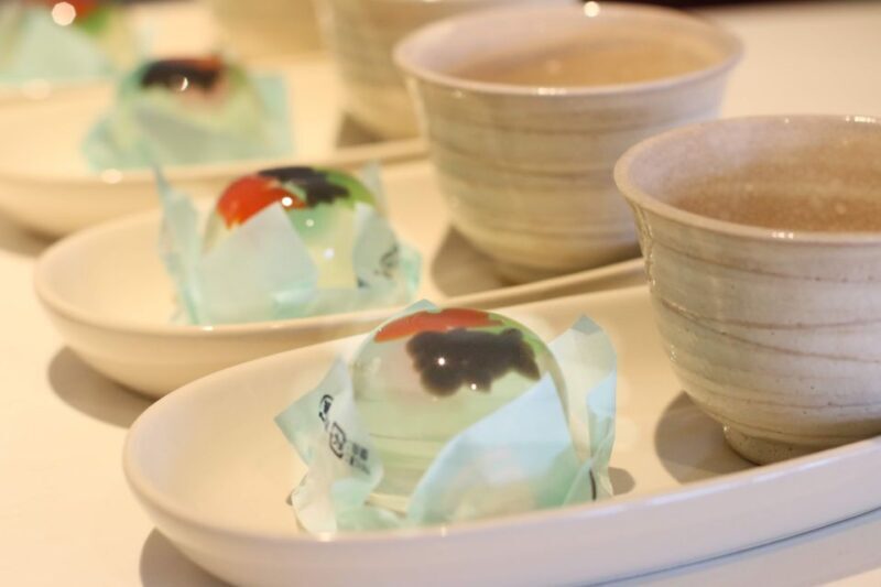 TOKYO SHAMILet's make a mini shamisen and play it! - In The Sum Up