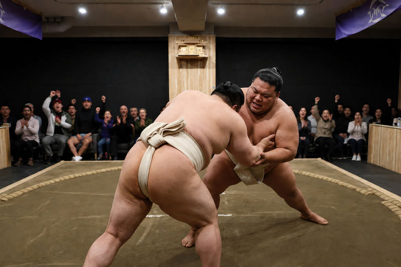Tokyo: Shibuya Sumo Show with Drink and Photo - Key points to know before you book