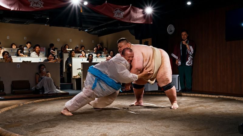 Tokyo: Shibuya Sumo Show with Drink and Photo - Timing, tickets, and what the price covers