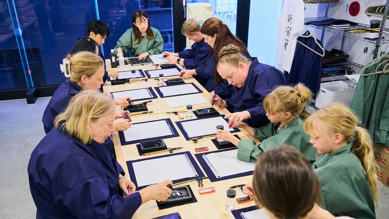 Tokyo: Shinjuku Calligraphy Workshop & Scroll - Making a Personal Keepsake