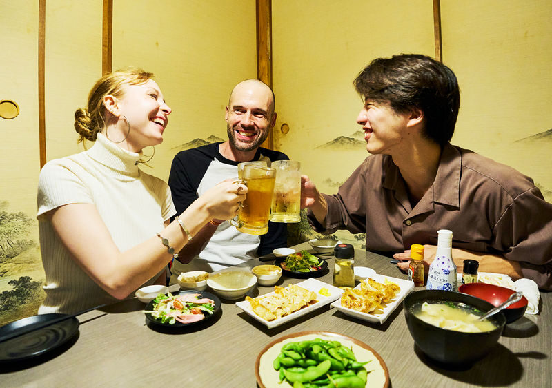 Tokyo: Shinjuku Food Tour - 15 Dishes at 4 Eateries - The walk brings Shinjuku into focus