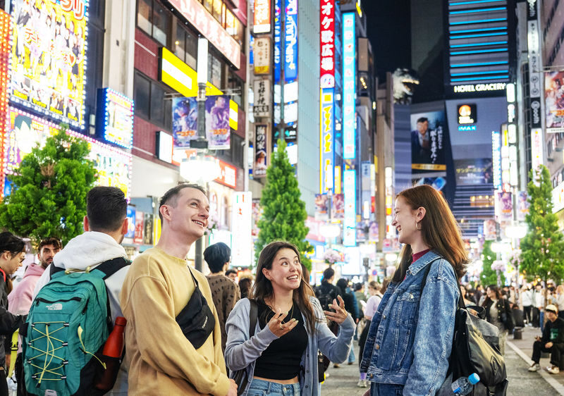 Tokyo: Shinjuku Historical Walking Tour & Secret Backstreets - A fast introduction to Shinjuku’s contrasts