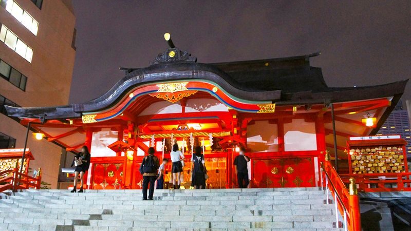 Tokyo: Shinjuku Historical Walking Tour & Secret Backstreets - Kabukicho’s backstreets with a local guide