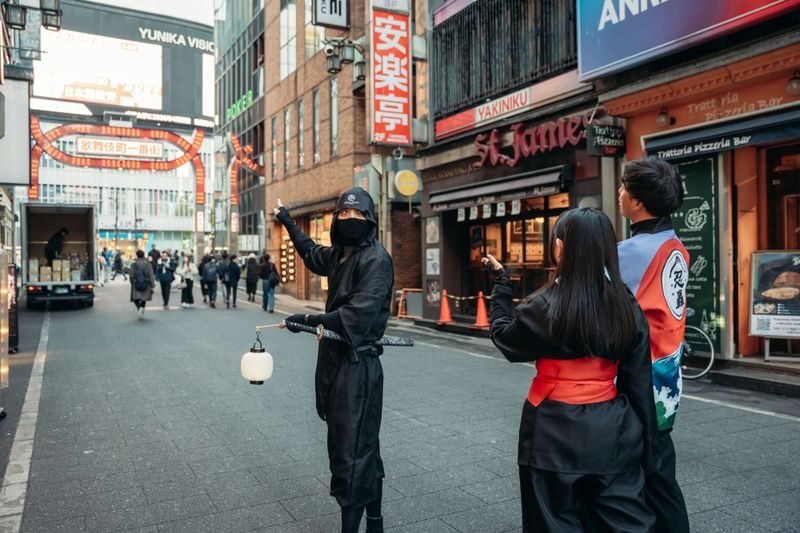 Tokyo Shinjuku Ninja Walking Tour: Kabukicho & Golden Gai (60min) - What This One-Hour Shinjuku Walk Is For