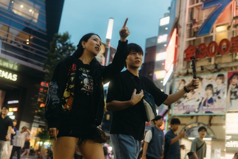 Tokyo Shinjuku Ninja Walking Tour: Kabukicho & Golden Gai (60min) - Hanazono Shrine, Shinjuku’s Calmer Corner