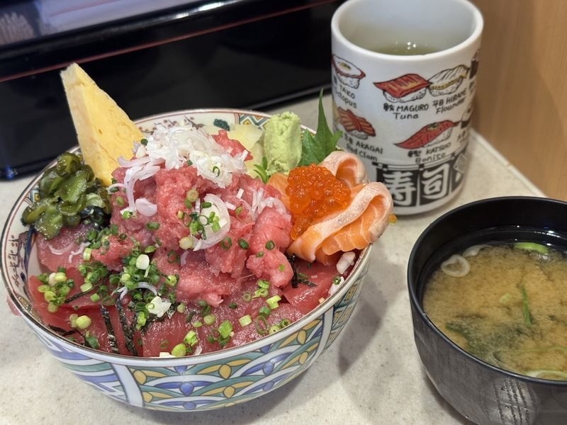 Tokyo Toyosu Tuna Auction + Breakfast (Sushi Dai or Bentomi) - What the price buys, and what it does not