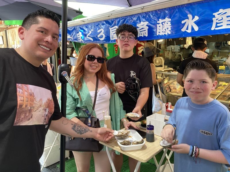 Tokyo: Tsukiji Fish Market Culture Walking and Food Tour - The morning route, from temple gate to market streets