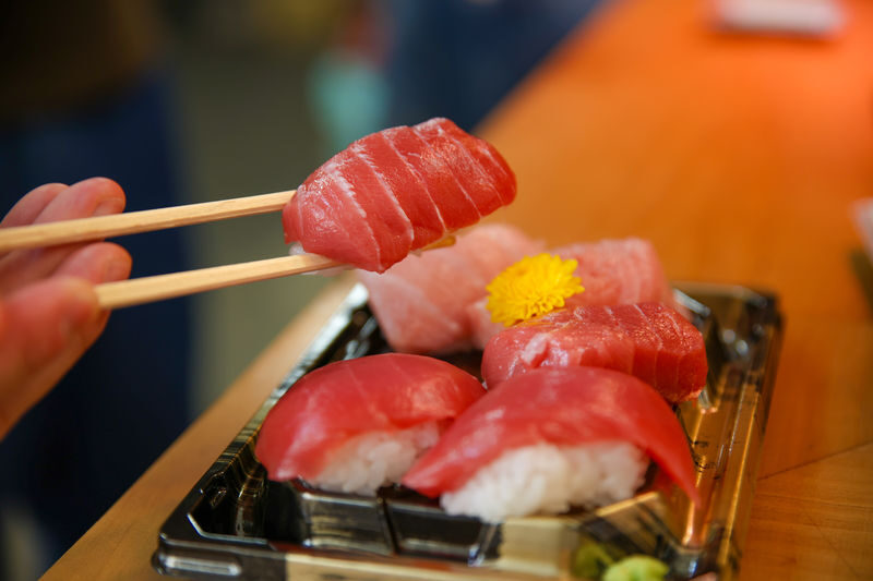 Tokyo: Tsukiji Fish Market Street Food Tour - What the price buys, and what it doesn’t