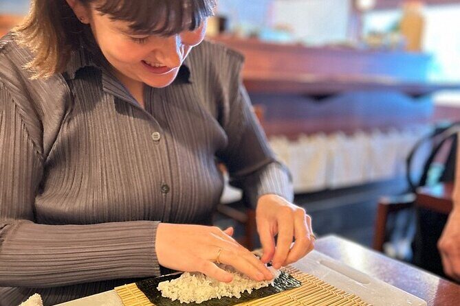 Tokyo Tsukiji Fish Market Tour & Sushi Cooking Class - Tokyo Tsukiji Fish Market Tour & Sushi Cooking Class: A Detailed Review