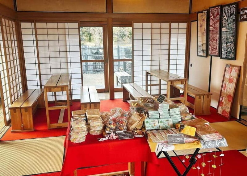 Tokyo: Tsukiji Market and Hama-rikyu Gardens Guided Tour - Authentic Experiences That Stand Out