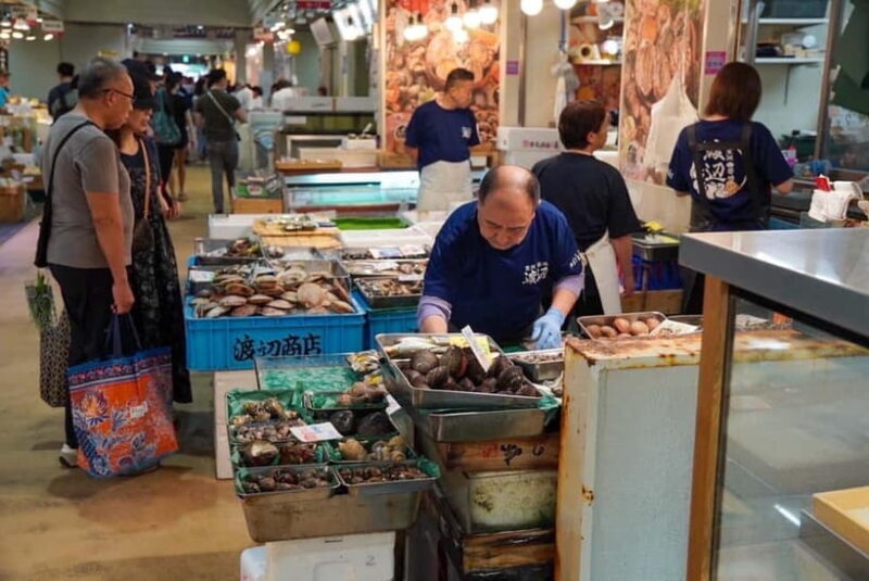Tokyo: Tsukiji Market Food and Sake Tasting Tour - Key Points